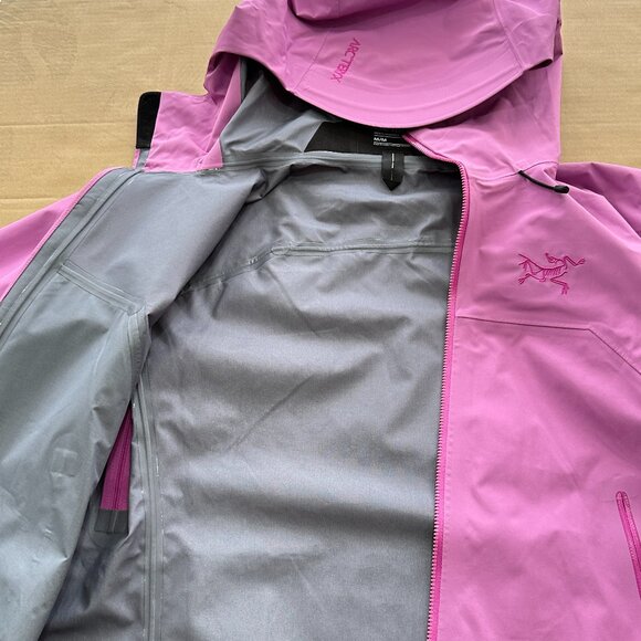 Arc'teryx Waterproof And Windproof Jacket Size M - Picture 4 of 8
